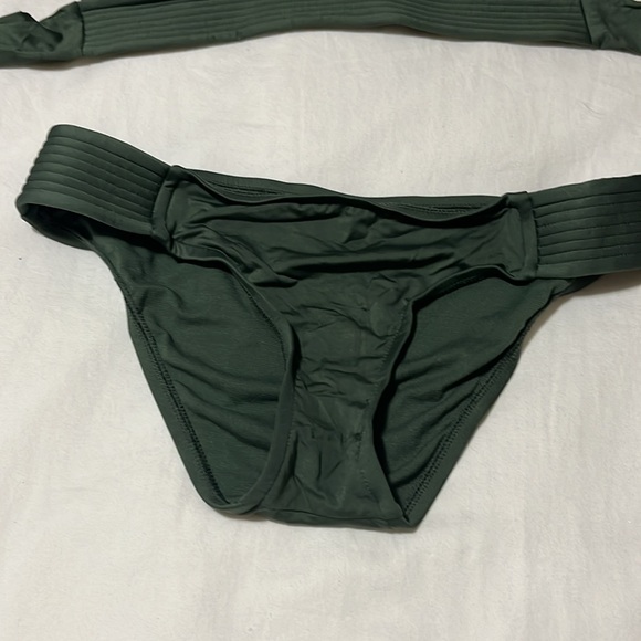 Bikini Set - Picture 3 of 6